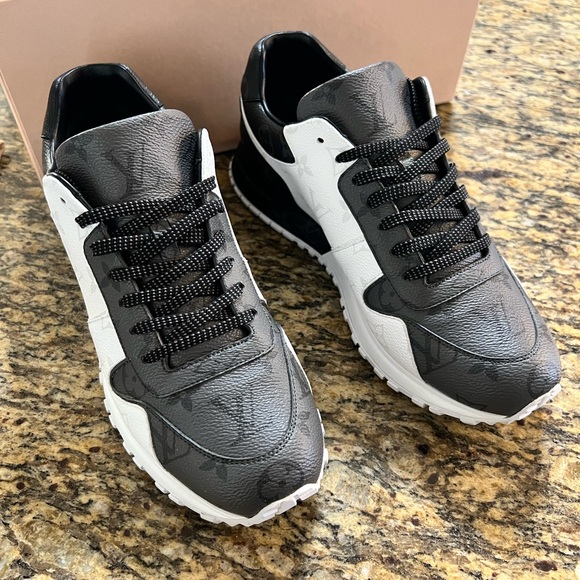 Louis Vuitton run away sneakers - Picture 2 of 7